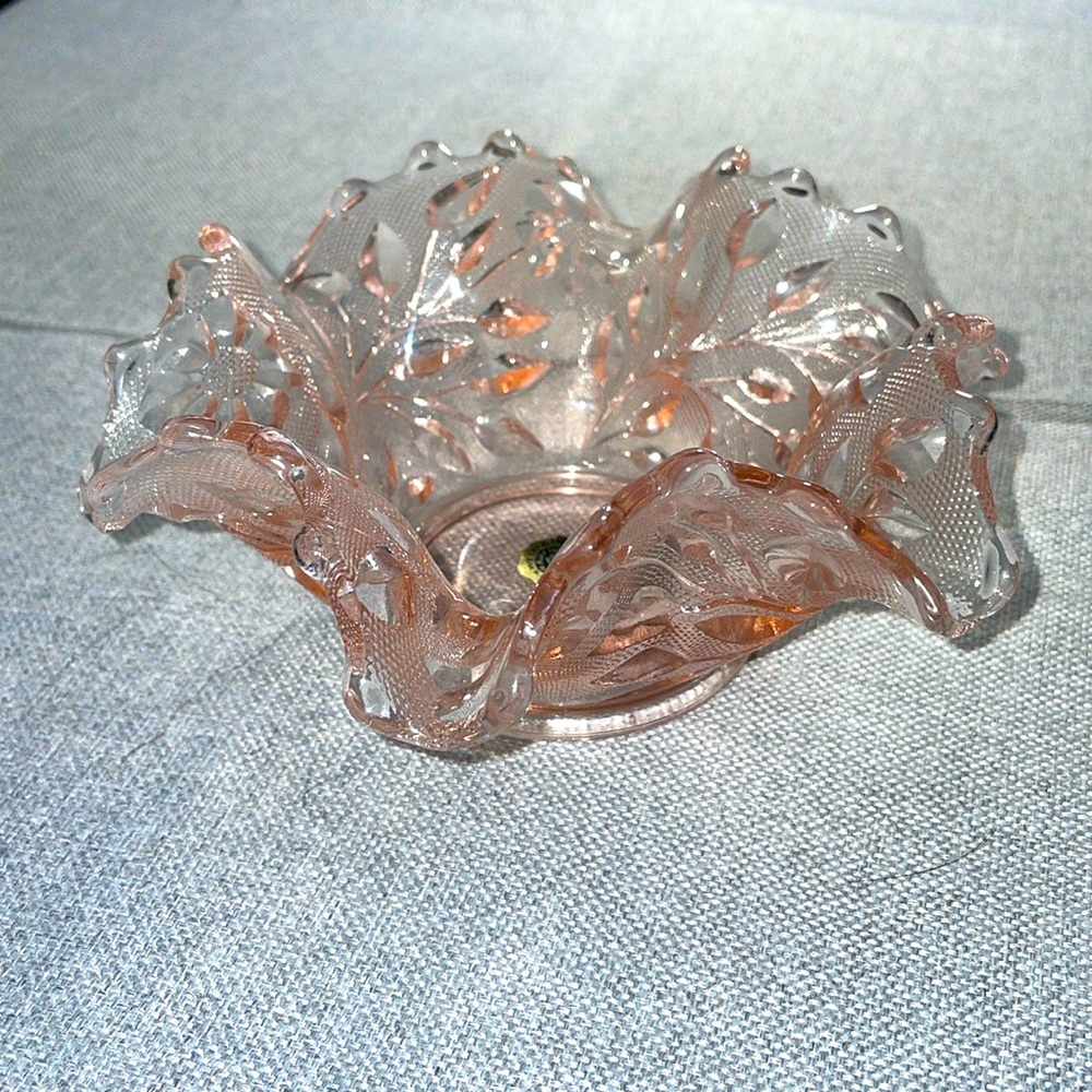 Vintage pink westmoreland carnival ruffled glass dish